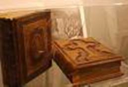 http://laterminalrosario.files.wordpress.com/2008/05/biblia.jpg?w=547